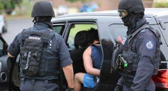 App per messaggi anonimi intercettata: la Polizia svolge 800 arresti per uso illegale e criminale