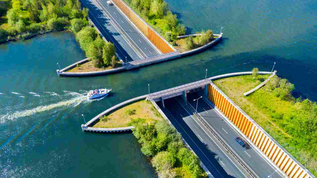 Veluwemeer Aqueduct, un ponte subacqueo più unico che raro - MeteoWeek.com 