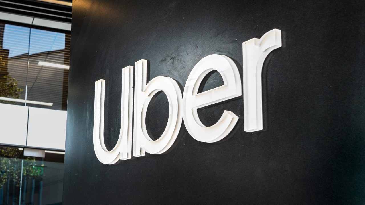 Uber si distacca da Bruxelles: cosa sta succedendo e perché questo addio