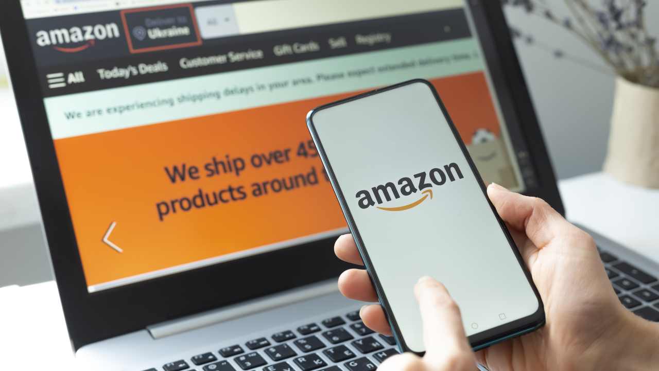 Ozon vs Amazon: l'e-commerce punta sulle firme