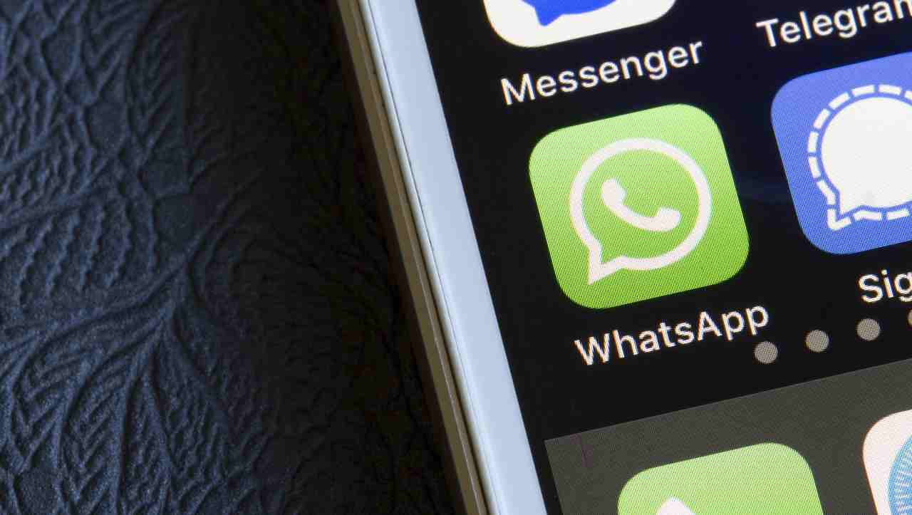 WhatsApp: come visionare gli stati di persone che non volete lo sappiano?