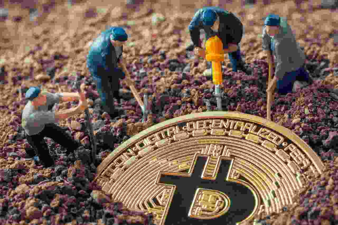 Mining Bitcoin 20220116 tech