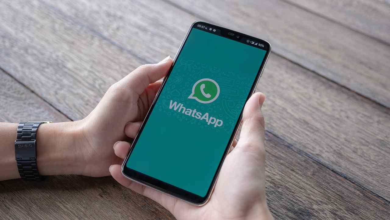 Lo sapete che potete spiare i vostri contatti su Whatsapp? Ecco come