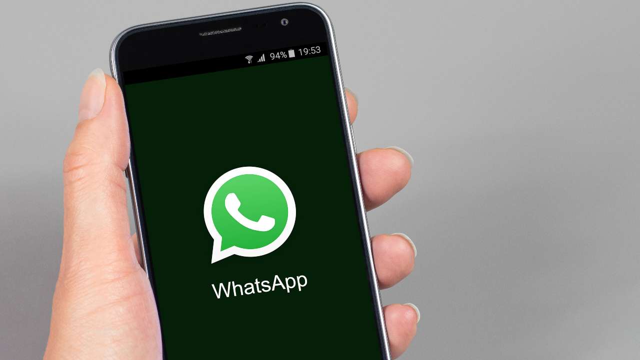 WhatsApp prepara la terza spunta blu ai messaggi? Alcune fonti lo sostengono