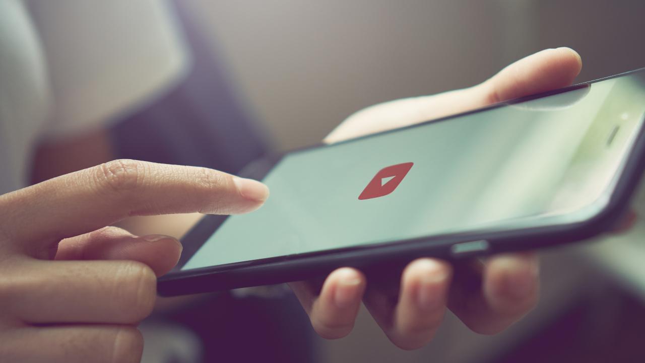 YouTube mobile cambia aspetto per smartphone Android e iOS