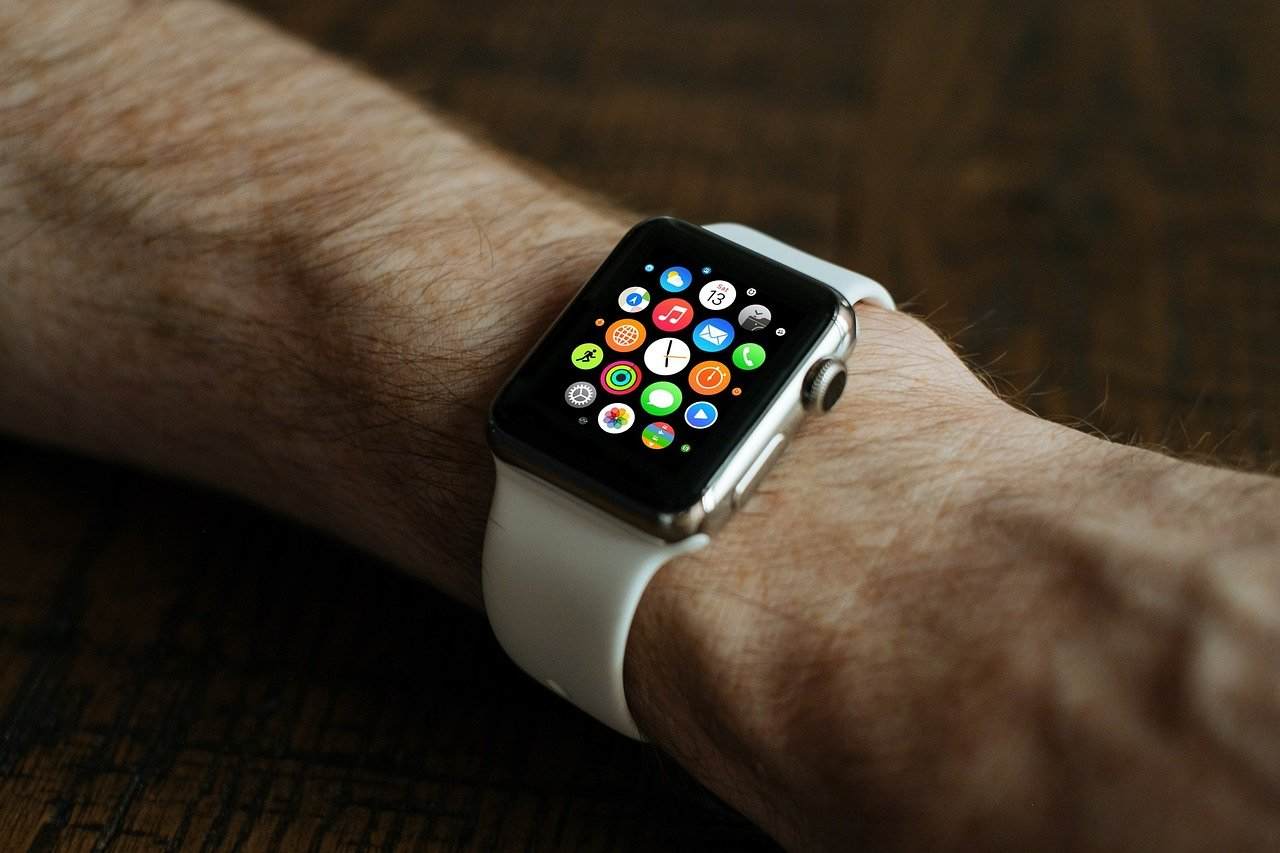Apple Watch 20220301 tech 2