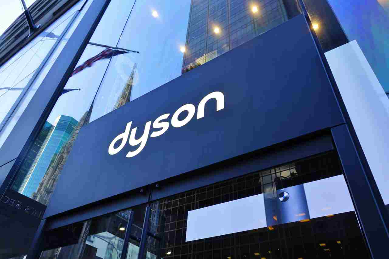 Dyson logo 20220331 tech