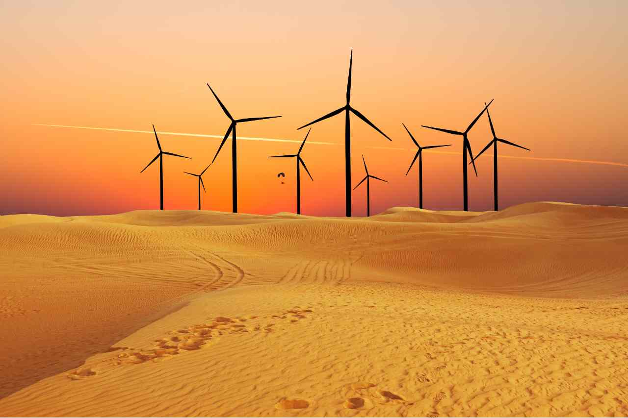Impianto eolico nel deserto 20220309 tech