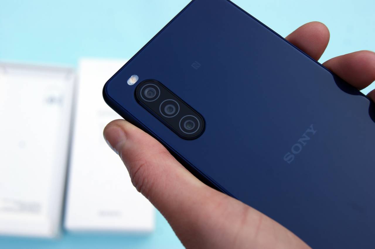 Sony Xperia 20220308 tech