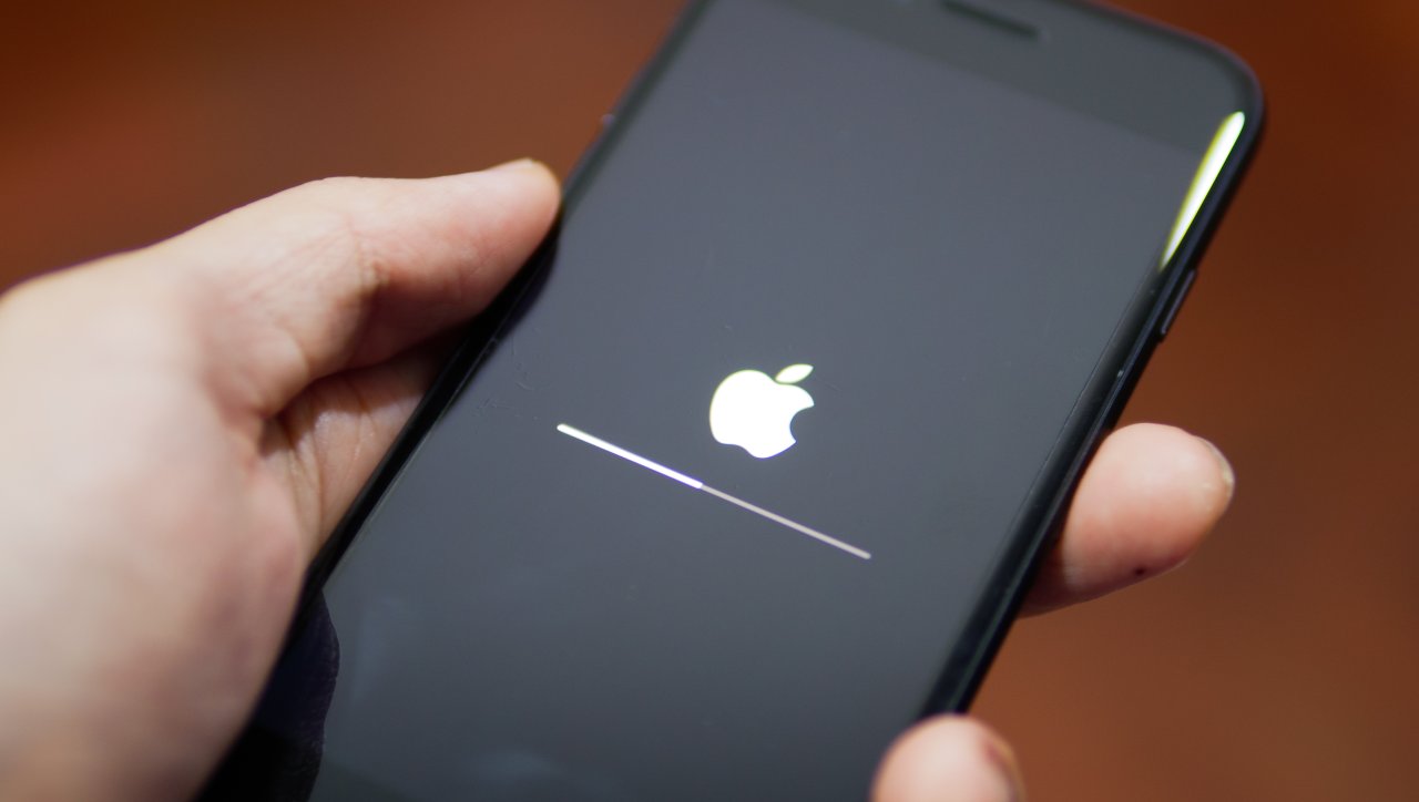 Apple costretta a risarcire un utente che ha acquistato iPhone senza il caricatore nella confezione: perché ?