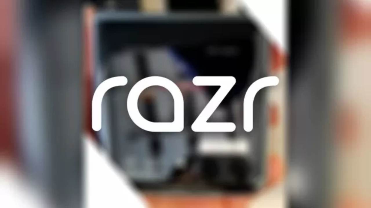 Razr di Motorola si rinnova per il 2022: ecco com'è lo smartphone che ha fatto storia