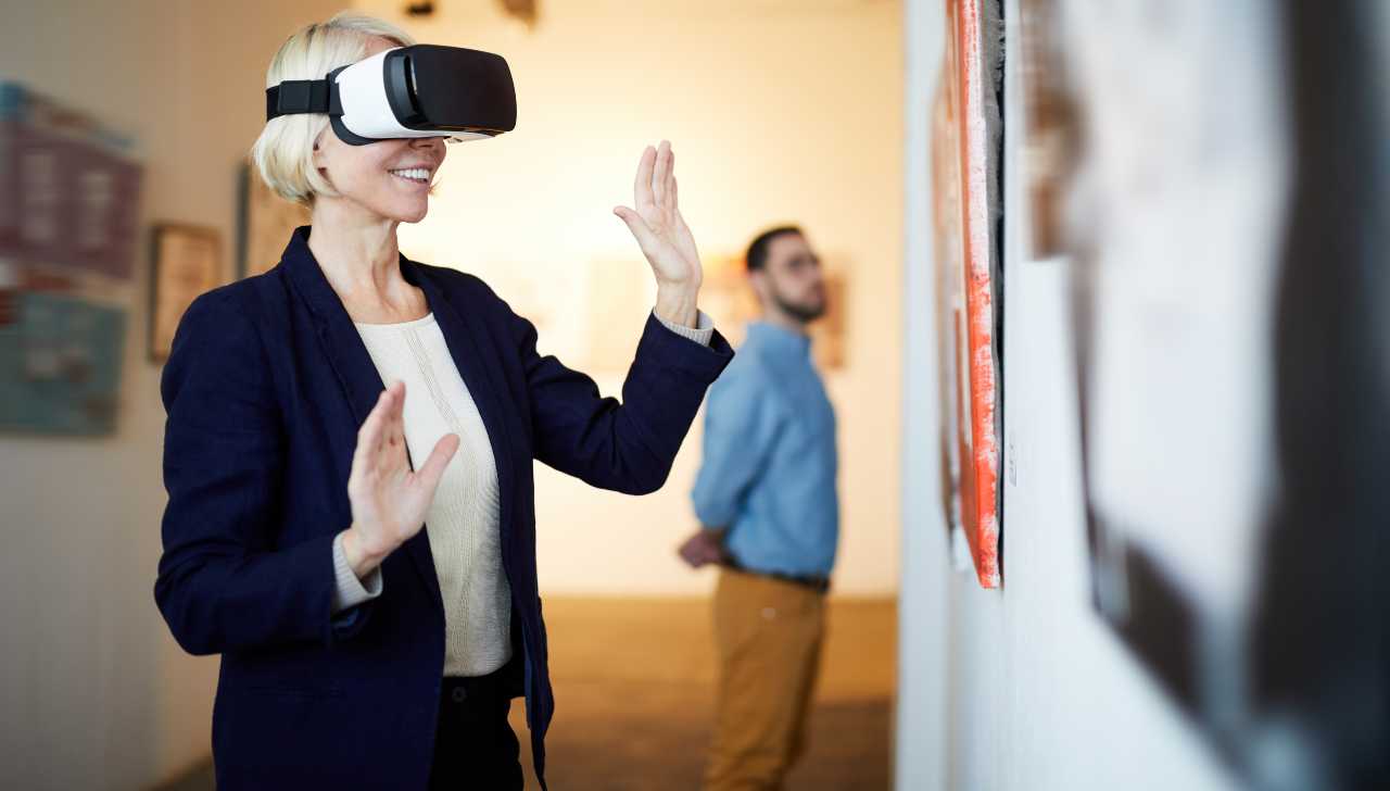 Baciarsi nella realtà virtuale: ora l'esperienza sarà completa grazie a questa nuova generazione di visori