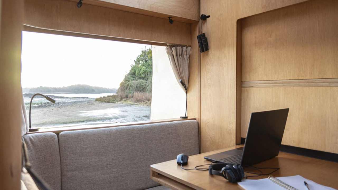 Minivan Nomadic Office - androiditaly.com