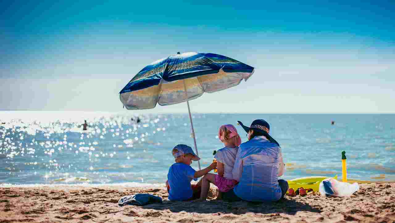 Anche la spiaggia diventa smart: lettino e ombrellone si prenotano in Rete